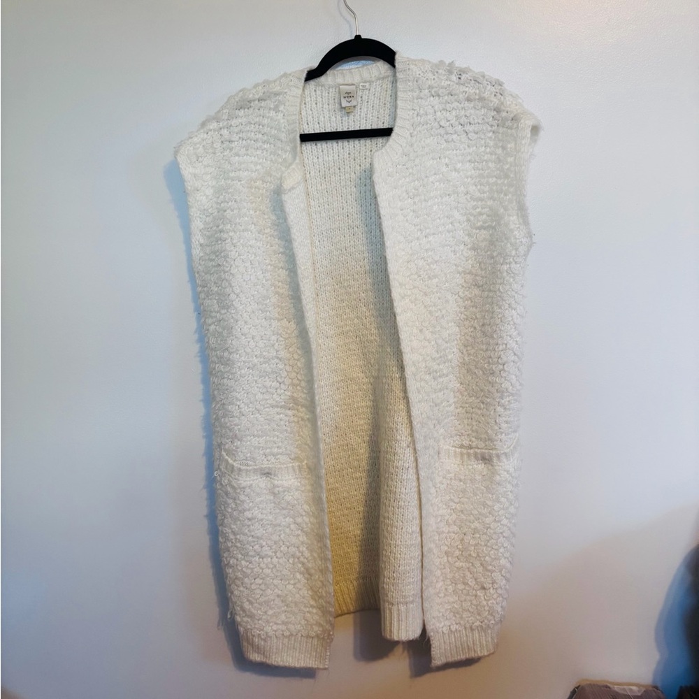 Anthropologie seen worn kept vest. Super cute off white vest of acrylic, wool an